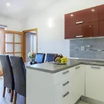 With A Fireplace 203 בית נופש *