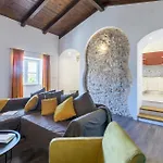 בית נופש With A Fireplace 203 *