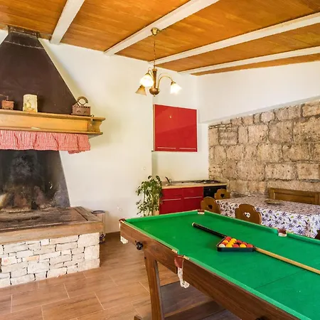 With A Fireplace 203 Vodnjan